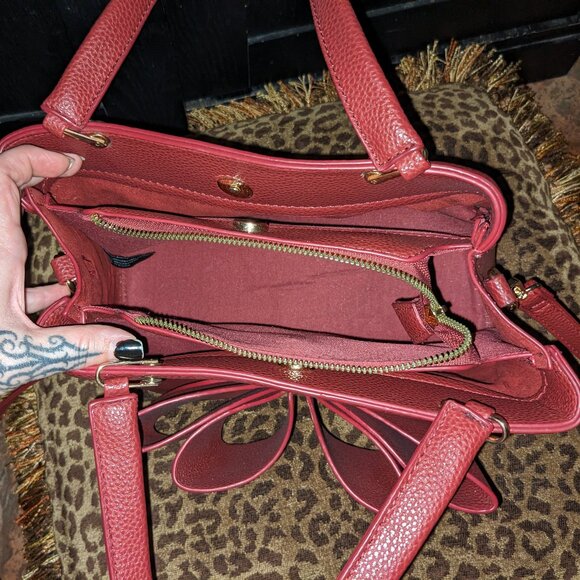 Wine Handbag with Bow and Shoulder Strap Faux LeatherBNWT - Picture 2 of 2